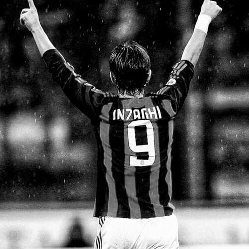 Filippo Inzaghi arms up
