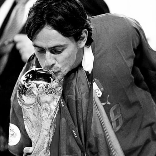 Filippo Inzaghi kissing cup
